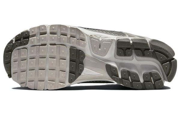 Nike Air Zoom Vomero 5 "Bone Beige"